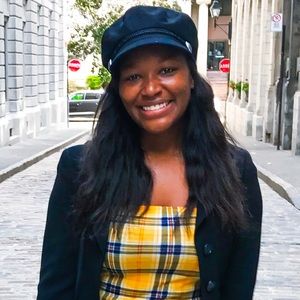 Meet your posher, Elissa